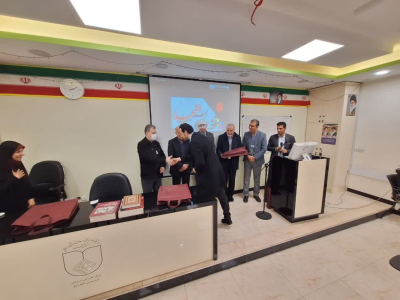 تجلیل از فرزندان شهدا در مرکز آموزشی درمانی امام موسی کاظم (ع) به مناسبت بزرگداشت شهدا