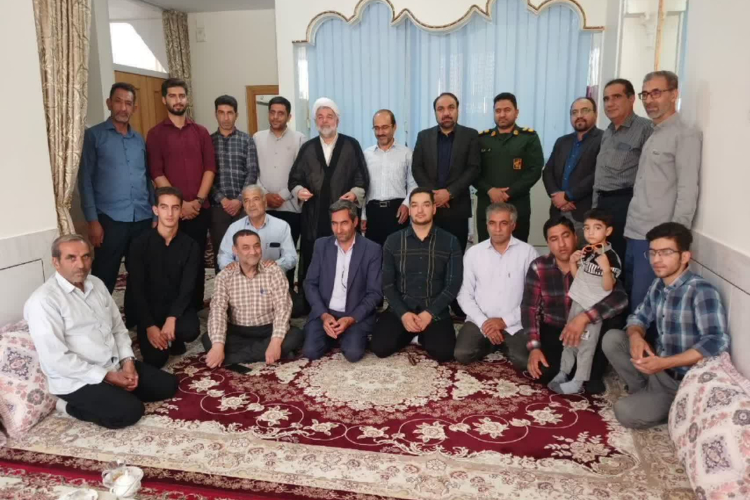 تکریم و تجلیل از مادران و همسران شهدا به مناسبت وفات حضرت ام البنین عله السلام شهرستان ورزنه بیمارستان شهید سردار سلیمانی