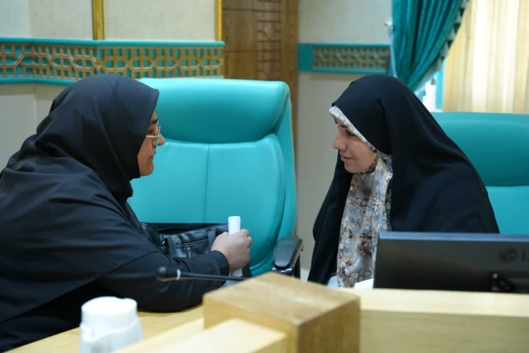جلسه پرسش و پاسخ جامعه ایثارگران دانشگاه علوم پزشکی با خانم دکتر تاج الدین مشاور وزیربهداشت در امور شاهد و ایثارگران