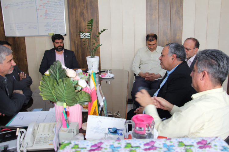 تجلیل و تقدیر از جانباز 70 درصد دکتر اکبر طالب نجف آبادی متخصص رادیولوژی