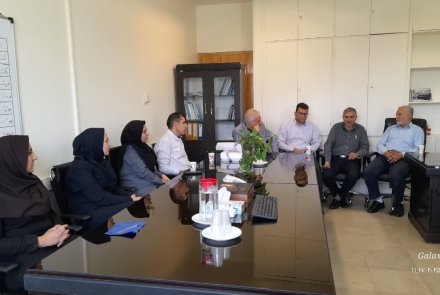تجلیل و تقدیر از آزاده سرافراز جناب آقای عباسپور کارمند مهندسی مشاغل به مناسبت 26 مرداد ماه بازگشت آزادگان به میهن اسلامی