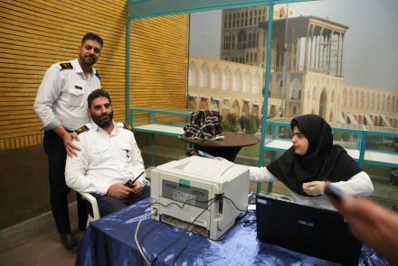استقبال پرشور دانشگاهیان علوم پزشکی اصفهان از تیم سیار انتقال خون / اهدای زندگی در محوطه دانشگاه علوم پزشکی